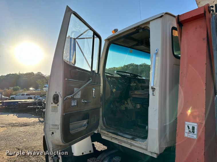 image for item OF9061 1994 Ford L8000  crane truck