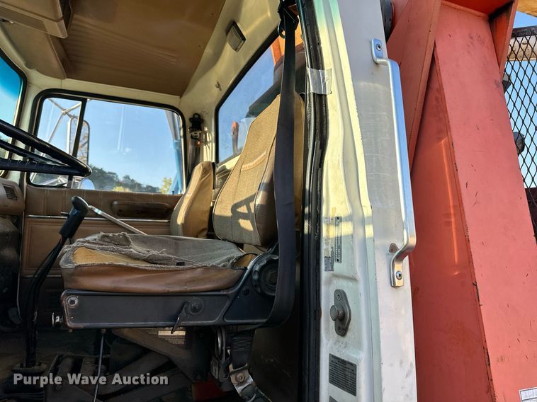 image for item OF9061 1994 Ford L8000  crane truck