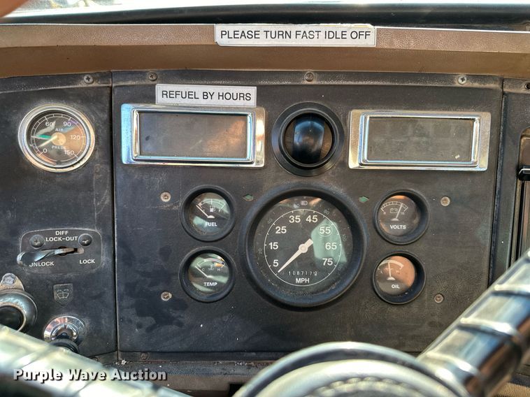 image for item OF9061 1994 Ford L8000  crane truck