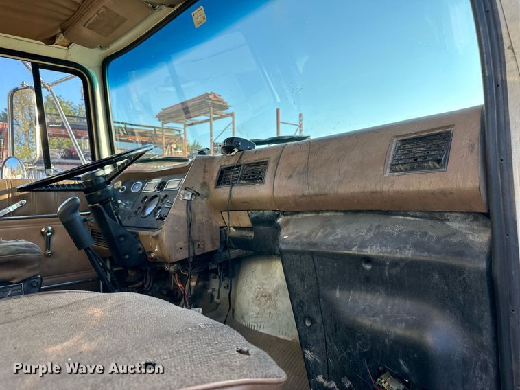 image for item OF9061 1994 Ford L8000  crane truck