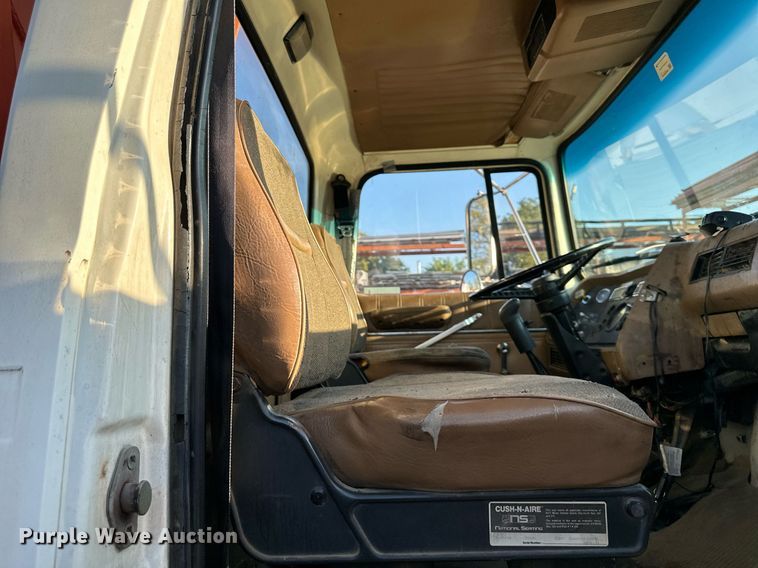 image for item OF9061 1994 Ford L8000  crane truck