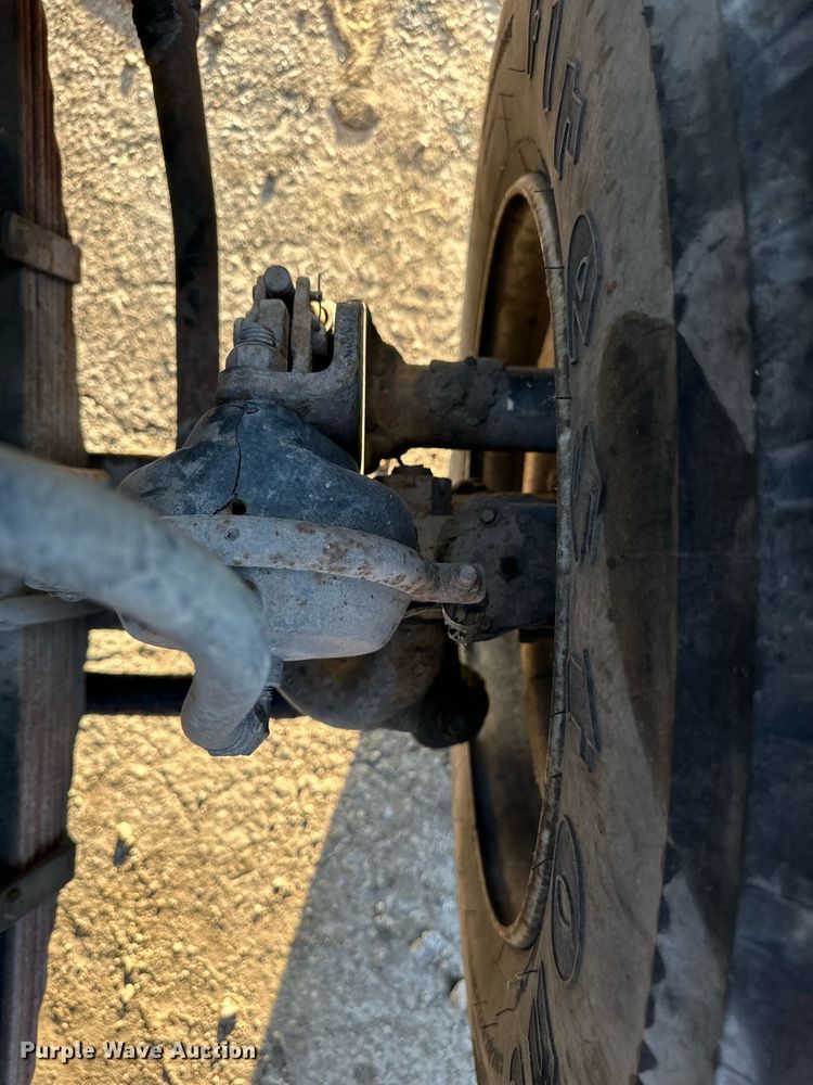 image for item OF9061 1994 Ford L8000  crane truck