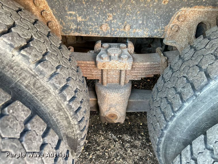 image for item OF9061 1994 Ford L8000  crane truck