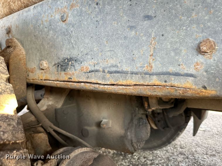 image for item OF9061 1994 Ford L8000  crane truck