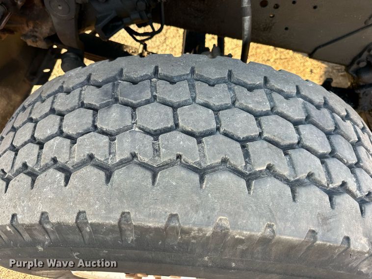 image for item OF9061 1994 Ford L8000  crane truck