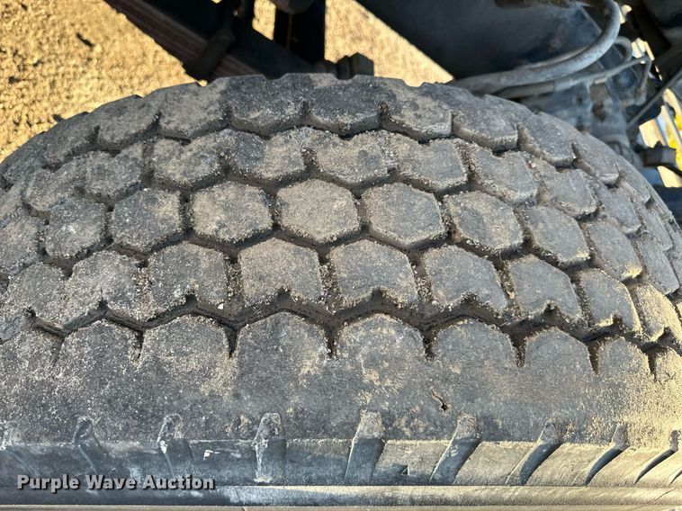 image for item OF9061 1994 Ford L8000  crane truck