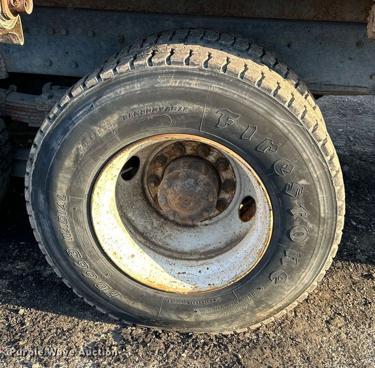 image for item OF9061 1994 Ford L8000  crane truck