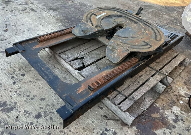 image for item OF9062 Sliding fifth wheel plate