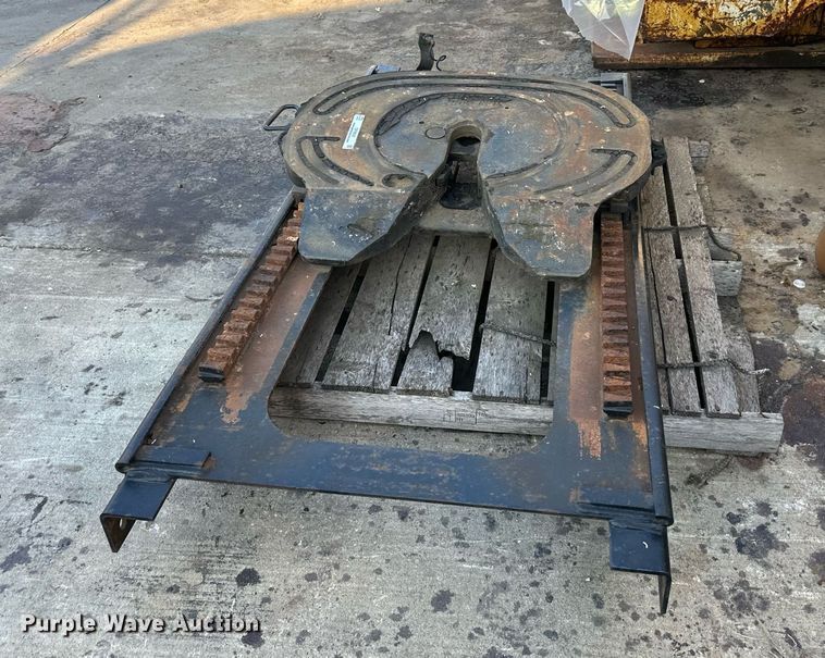 image for item OF9062 Sliding fifth wheel plate