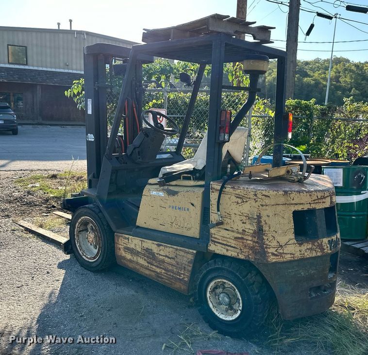 image for item OF9063 Yale GLP060TFNUAE087  forklift