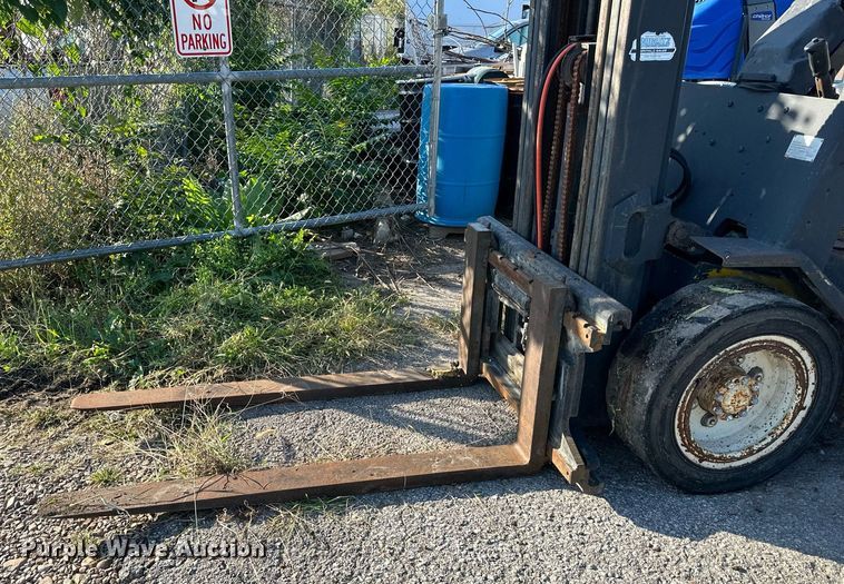 image for item OF9063 Yale GLP060TFNUAE087  forklift