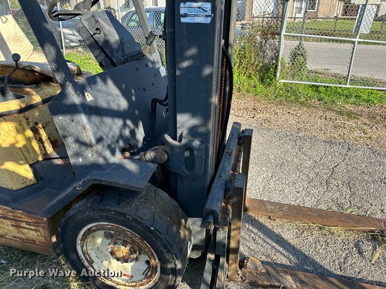 image for item OF9063 Yale GLP060TFNUAE087  forklift