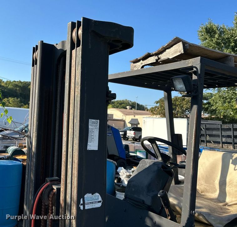 image for item OF9063 Yale GLP060TFNUAE087  forklift