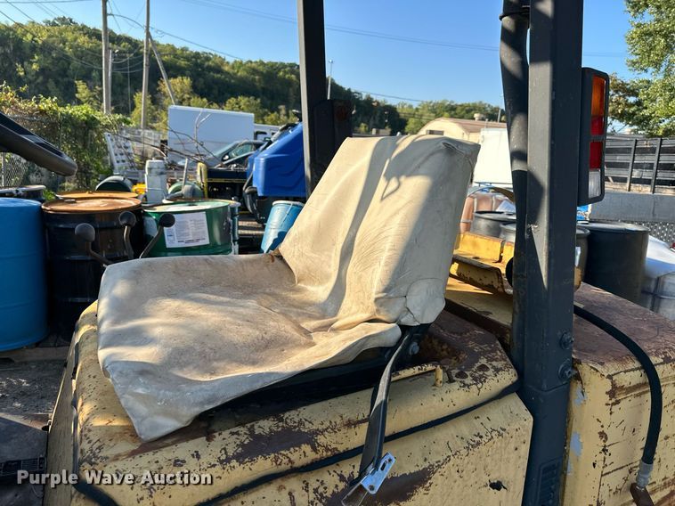 image for item OF9063 Yale GLP060TFNUAE087  forklift