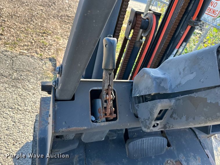 image for item OF9063 Yale GLP060TFNUAE087  forklift