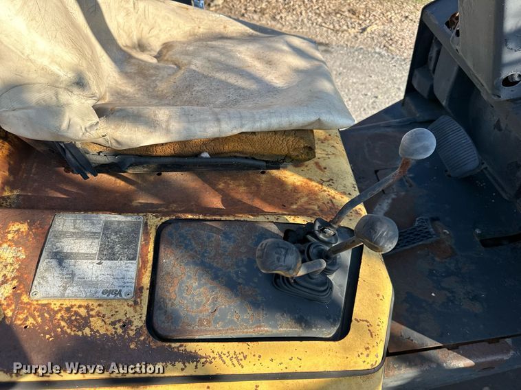 image for item OF9063 Yale GLP060TFNUAE087  forklift