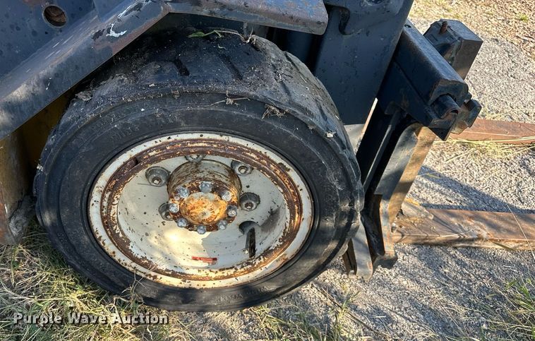 image for item OF9063 Yale GLP060TFNUAE087  forklift