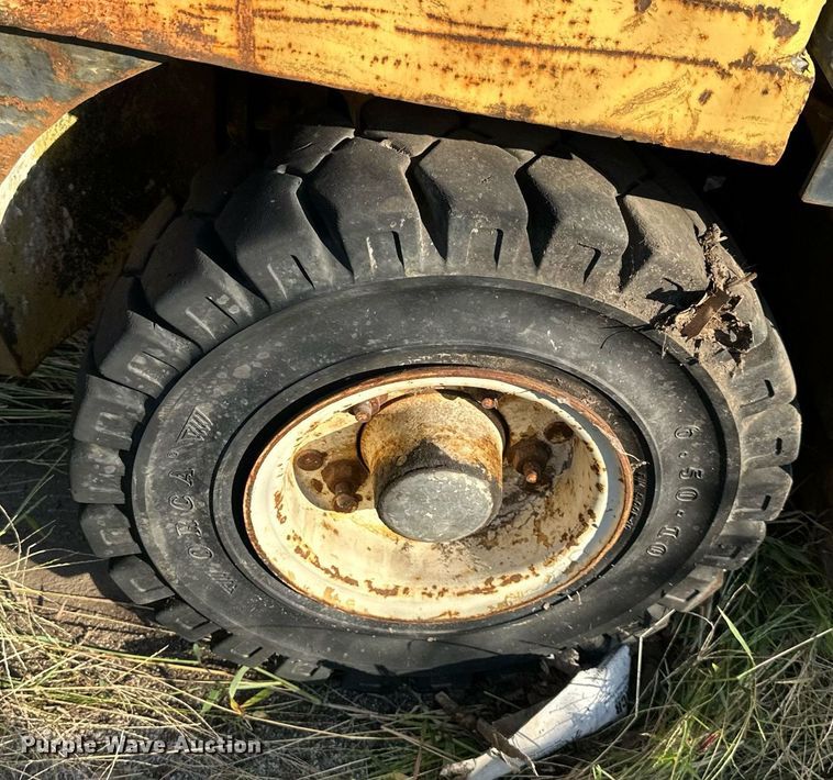 image for item OF9063 Yale GLP060TFNUAE087  forklift