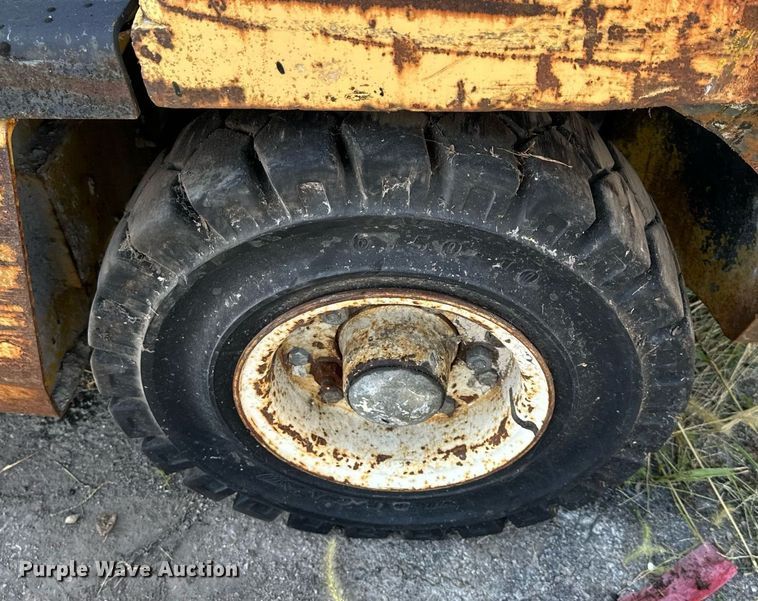 image for item OF9063 Yale GLP060TFNUAE087  forklift