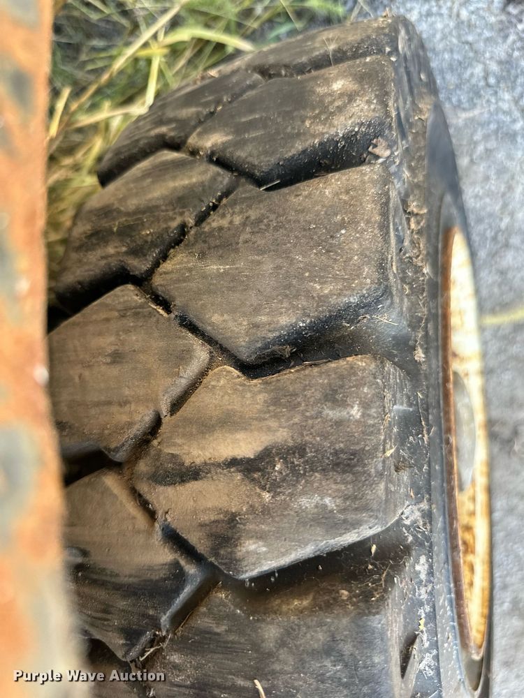 image for item OF9063 Yale GLP060TFNUAE087  forklift