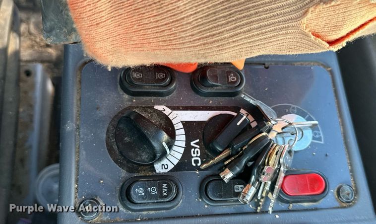 image for item OF9064 2016 Komatsu WA200-7  wheel loader