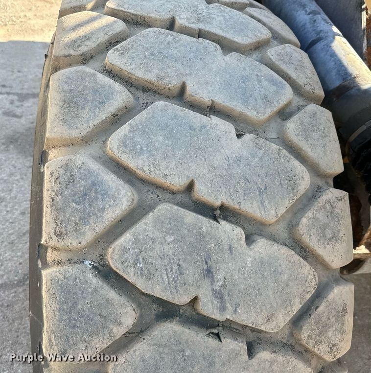 image for item OF9064 2016 Komatsu WA200-7  wheel loader