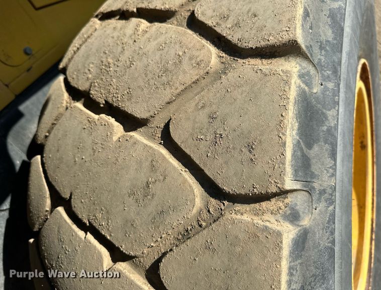 image for item OF9064 2016 Komatsu WA200-7  wheel loader