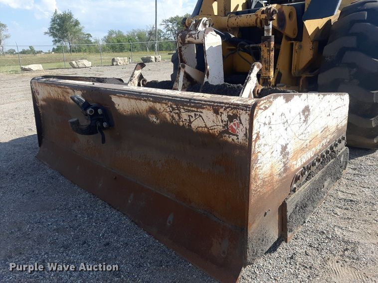 image for item OF9460 2001 John Deere 210LE  landscape tractor