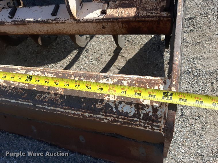 image for item OF9460 2001 John Deere 210LE  landscape tractor