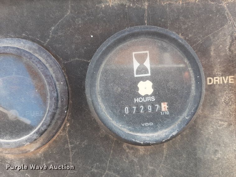 image for item OF9460 2001 John Deere 210LE  landscape tractor