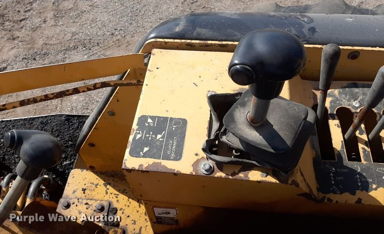 image for item OF9460 2001 John Deere 210LE  landscape tractor