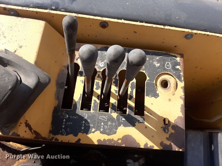 image for item OF9460 2001 John Deere 210LE  landscape tractor