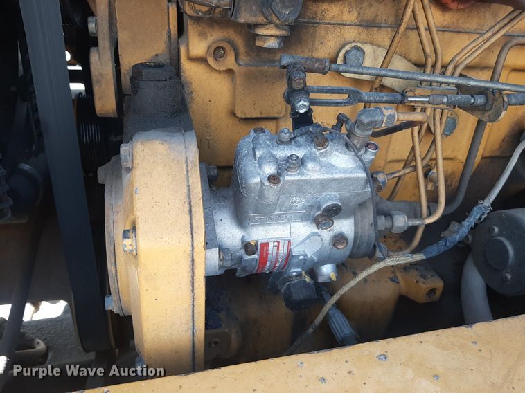 image for item OF9460 2001 John Deere 210LE  landscape tractor