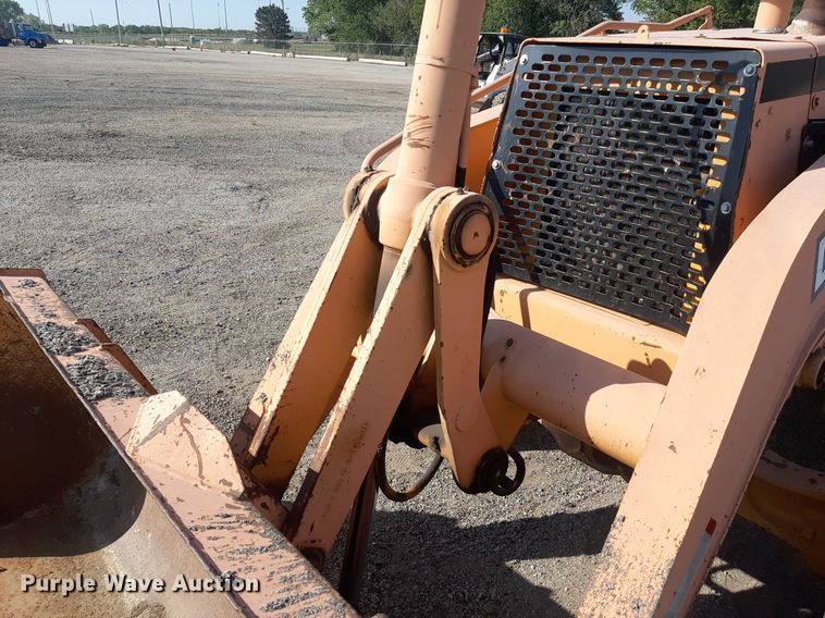 image for item OF9461 2000 John Deere 210LE  landscape tractor