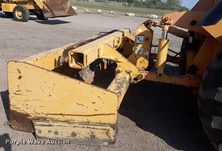 image for item OF9461 2000 John Deere 210LE  landscape tractor