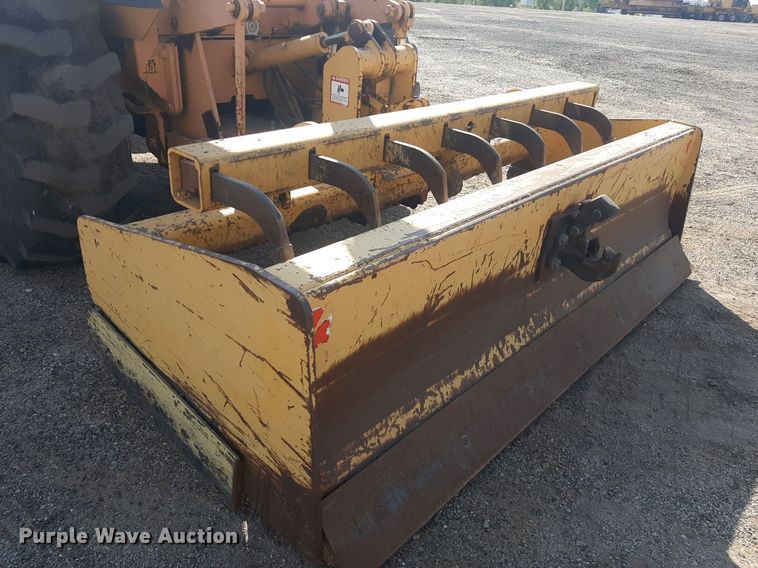 image for item OF9461 2000 John Deere 210LE  landscape tractor