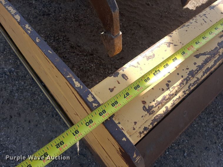 image for item OF9461 2000 John Deere 210LE  landscape tractor