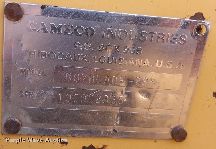 image for item OF9461 2000 John Deere 210LE  landscape tractor