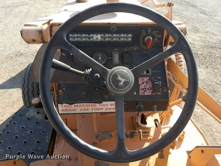 image for item OF9461 2000 John Deere 210LE  landscape tractor