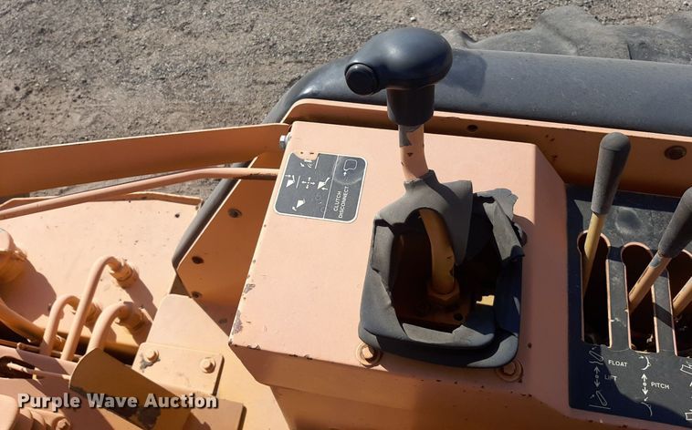 image for item OF9461 2000 John Deere 210LE  landscape tractor