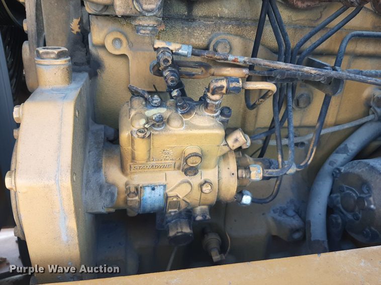 image for item OF9461 2000 John Deere 210LE  landscape tractor