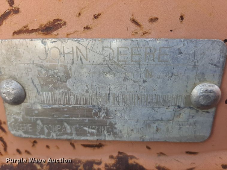 image for item OF9461 2000 John Deere 210LE  landscape tractor