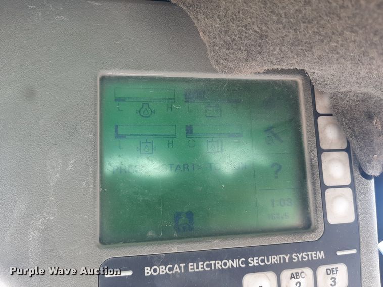 image for item OF9462 2002 Bobcat S300  skid steer loader