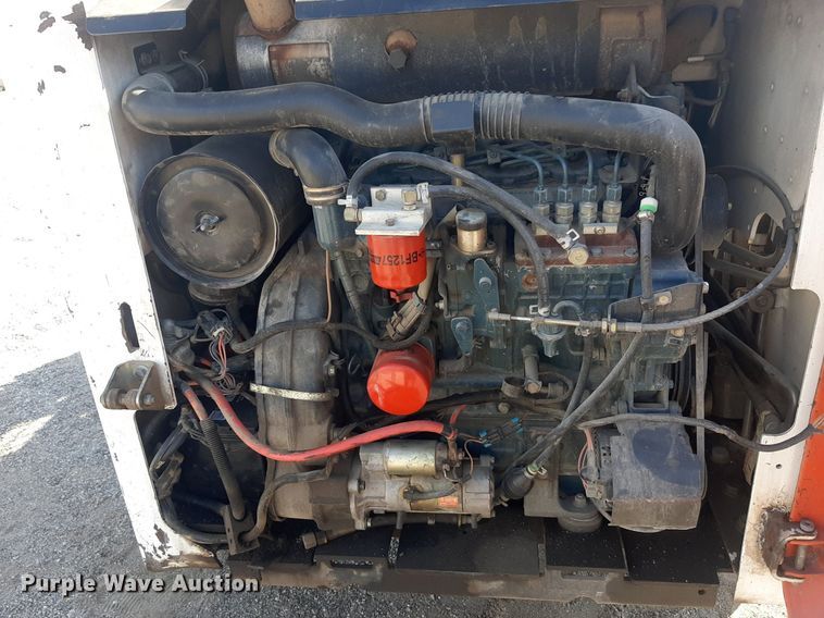 image for item OF9462 2002 Bobcat S300  skid steer loader