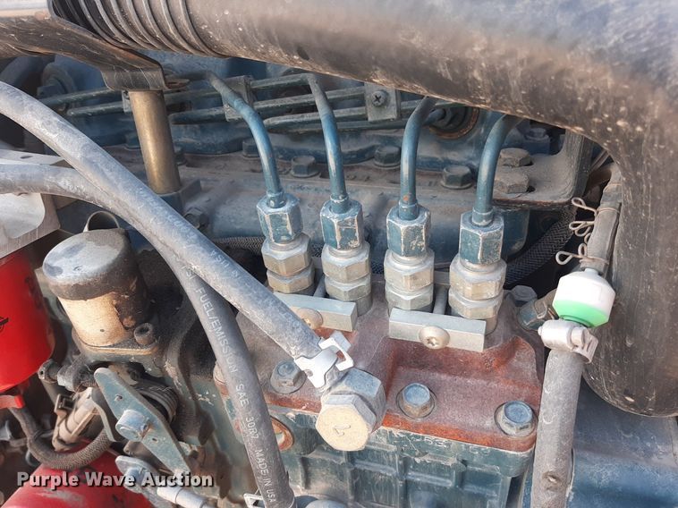 image for item OF9462 2002 Bobcat S300  skid steer loader