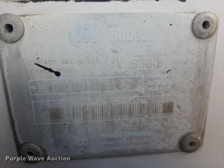 image for item OF9462 2002 Bobcat S300  skid steer loader