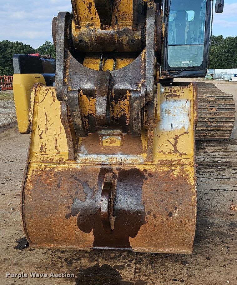 image for item OG9422 2018 Caterpillar 349FL  excavator