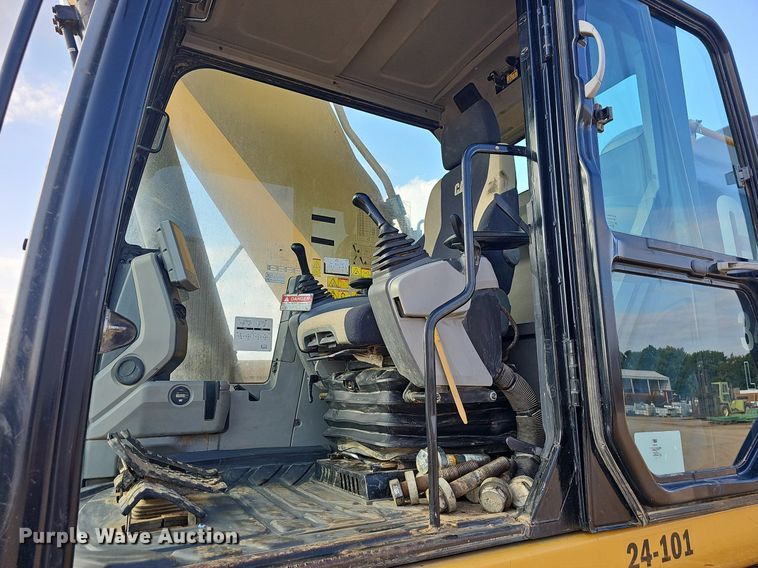 image for item OG9422 2018 Caterpillar 349FL  excavator