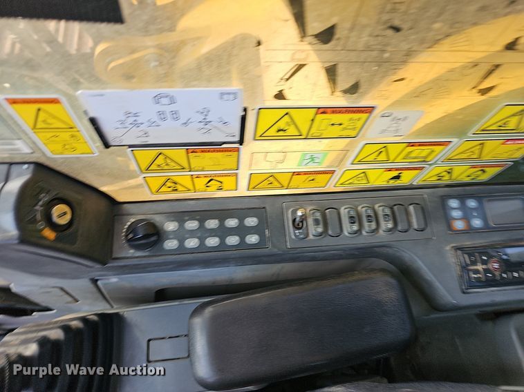 image for item OG9422 2018 Caterpillar 349FL  excavator