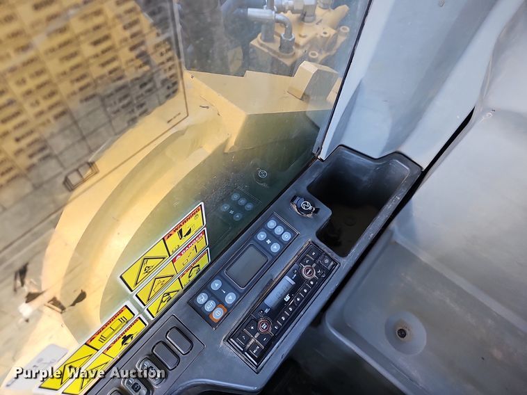 image for item OG9422 2018 Caterpillar 349FL  excavator